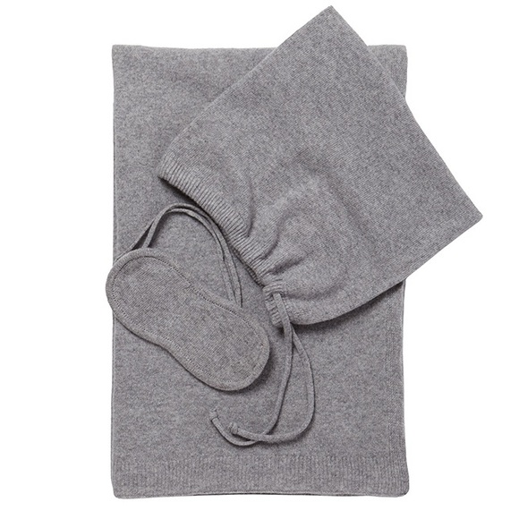 FRETTE VIP 🥰 Cashmere travel kit UNIQUE! Travel kit FRETTE - KARDASHIAN SET - Picture 1 of 4